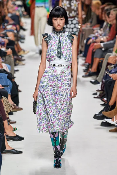 Look 13
